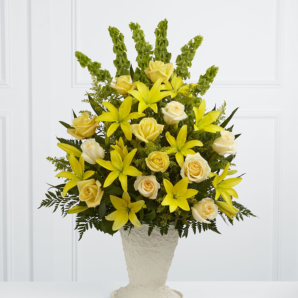 Golden Memories Arrangement – Flowers On The Vine - Parma, Parma OH