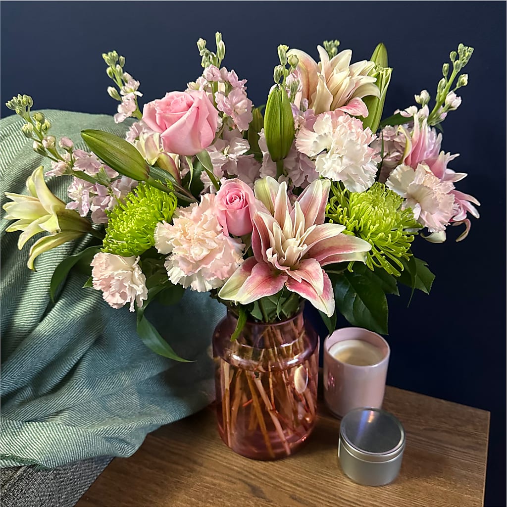 Pretty in Pink Bouquet –  Flowers On The Vine - Parma, Parma OH