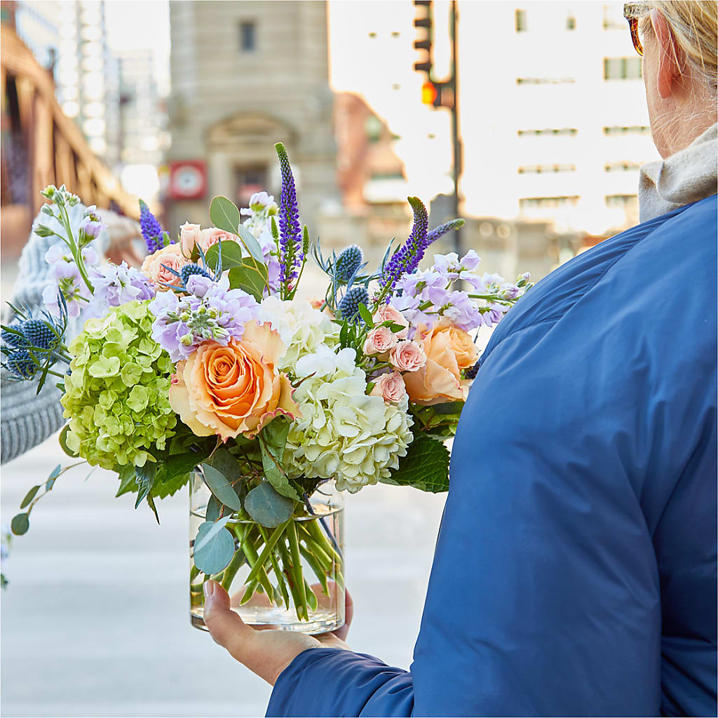 Porch Swing Bouquet –  Flowers On The Vine - Parma, Parma OH