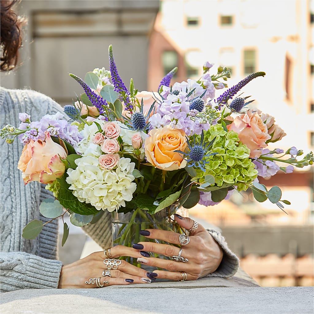 Porch Swing Bouquet –  Flowers On The Vine - Parma, Parma OH