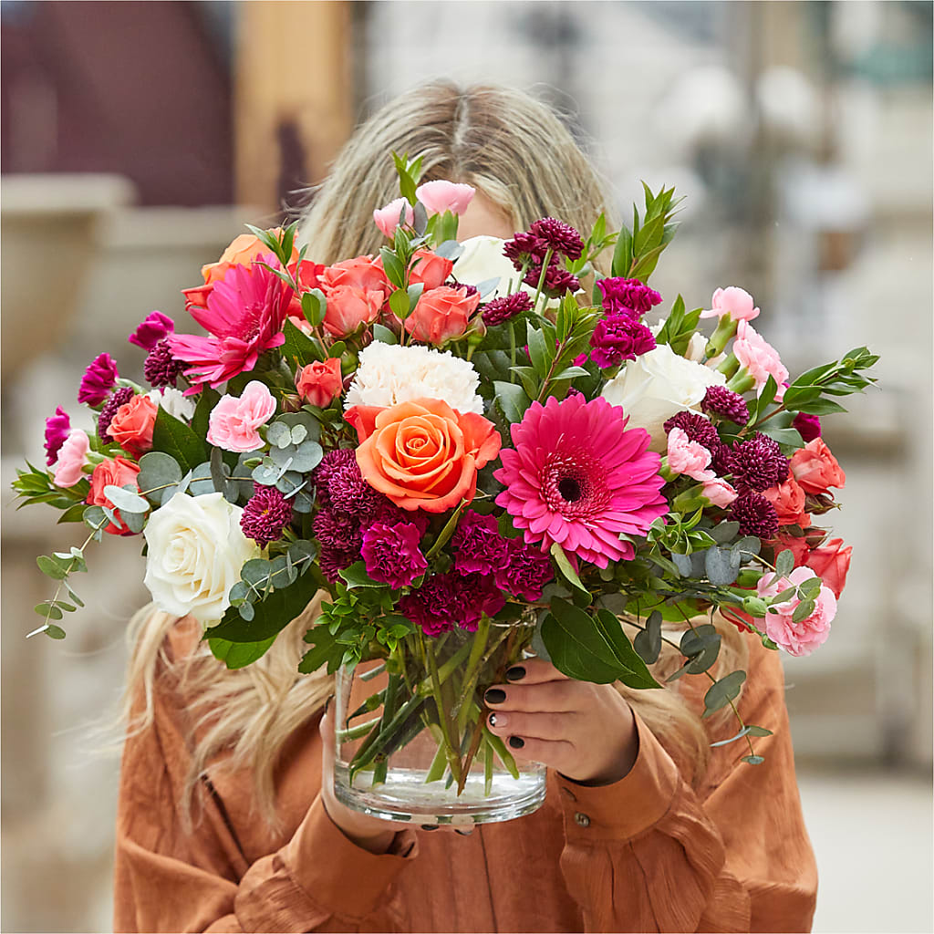 Smell the Roses Bouquet –  Flowers On The Vine - Parma, Parma OH